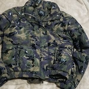 Ashley size S ladies camo puffer jacket